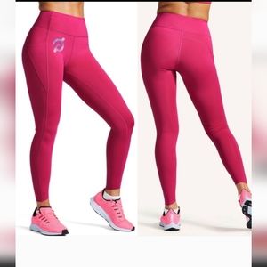 BNWT size small Peloton Move Tulip hem legging